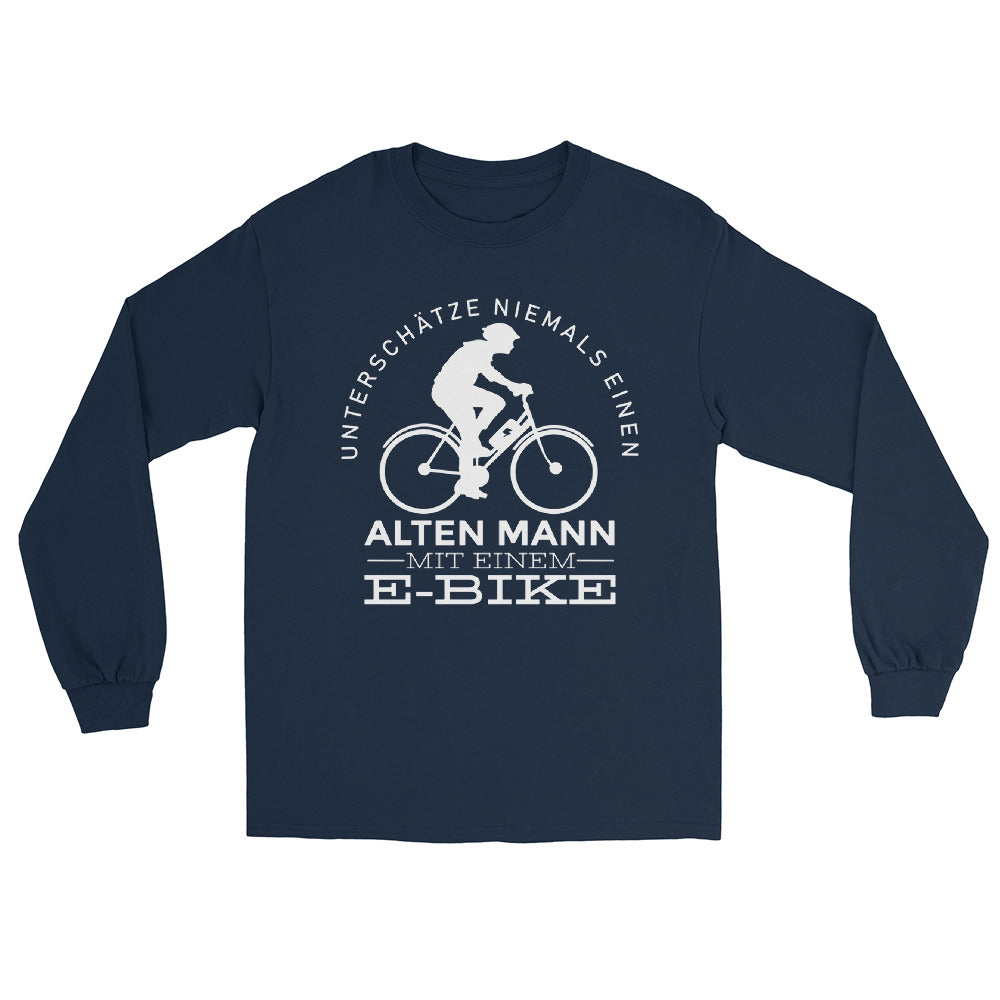 Alter Mann mit einem E-Bike - Herren Longsleeve e-bike Navy