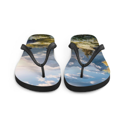 Berglandschaft mit Sonnenschein, Blumen und Bäumen - Malerei - Flip Flops berge xxx