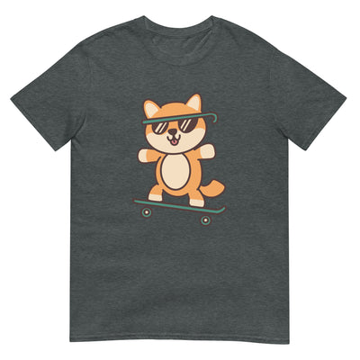 Cooler Hund skatet auf Skateboard mit Sonnenbrille - Herren T-Shirt Other_Niches xxx yyy zzz Dark Heather