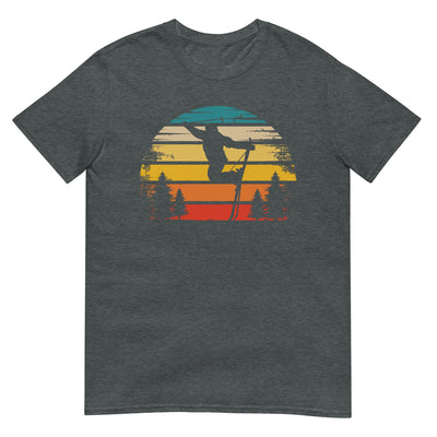 Retro Sonne und Skifahren - T-Shirt (Unisex) klettern ski xxx yyy zzz Dark Heather