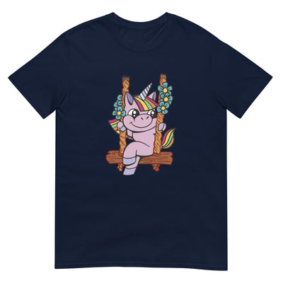 Einhorn sitzt auf Schaukel - Lustig lächelnd - Herren T-Shirt Other_Niches xxx yyy zzz Navy