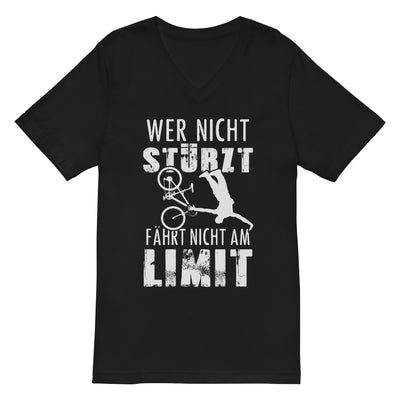 Wer nicht stürzt - fährt nicht am Limit - Herren V-Neck Shirt mountainbike 2XL