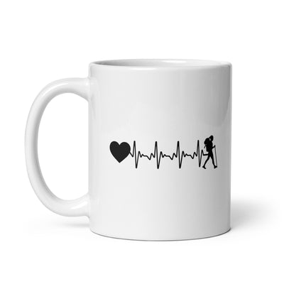 Heartbeat Heart And Hiking - Tasse wandern 11oz