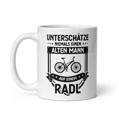 Unterschatze Niemals Einen Alten Mann Auf Einem Radl - Tasse fahrrad 11oz