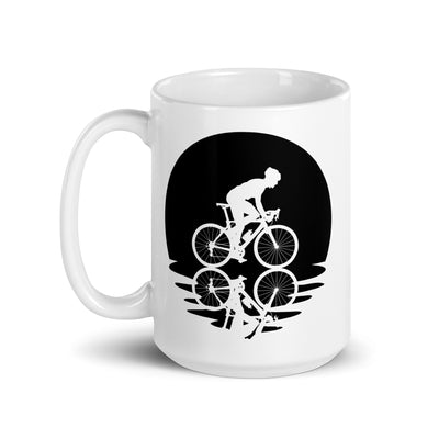 Circle And Reflection - Man Cycling - Tasse fahrrad