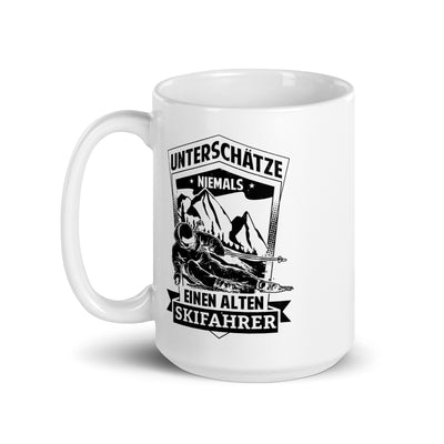 Unterschätze Niemals Nen Alten Skifahrer - Tasse ski