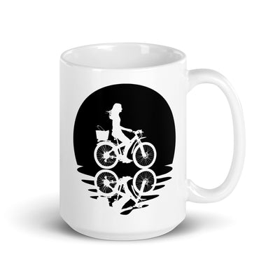 Circle And Reflection - Female Cycling - Tasse fahrrad 15oz