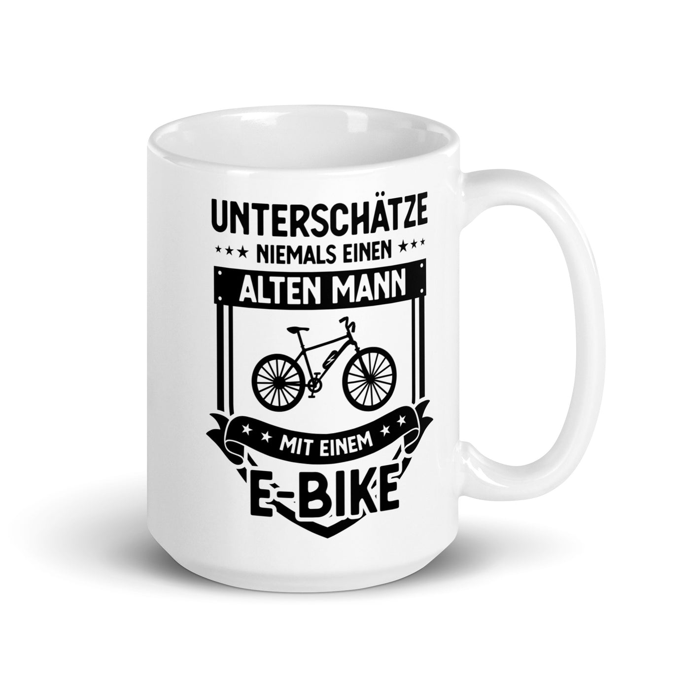 Unterschatze Niemals Einen Alten Mann Mit Einem E-Bike - Tasse e-bike 15oz