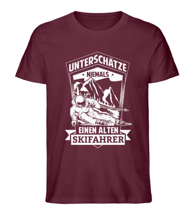 Unterschätze niemals nen alten Skifahrer - Herren Premium Organic T-Shirt Weinrot